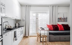 28M2 Condo & Own Parking Place Indoors